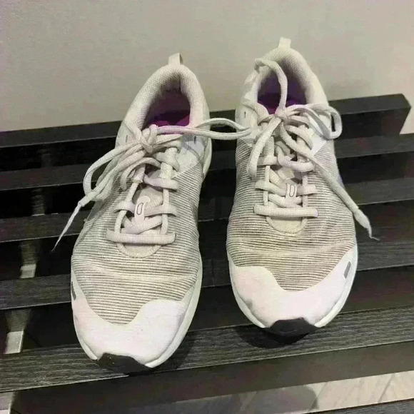 Nike Girls Downshifter Purple  Sneaker - size 4 excellent condition - Picture 5 of 5